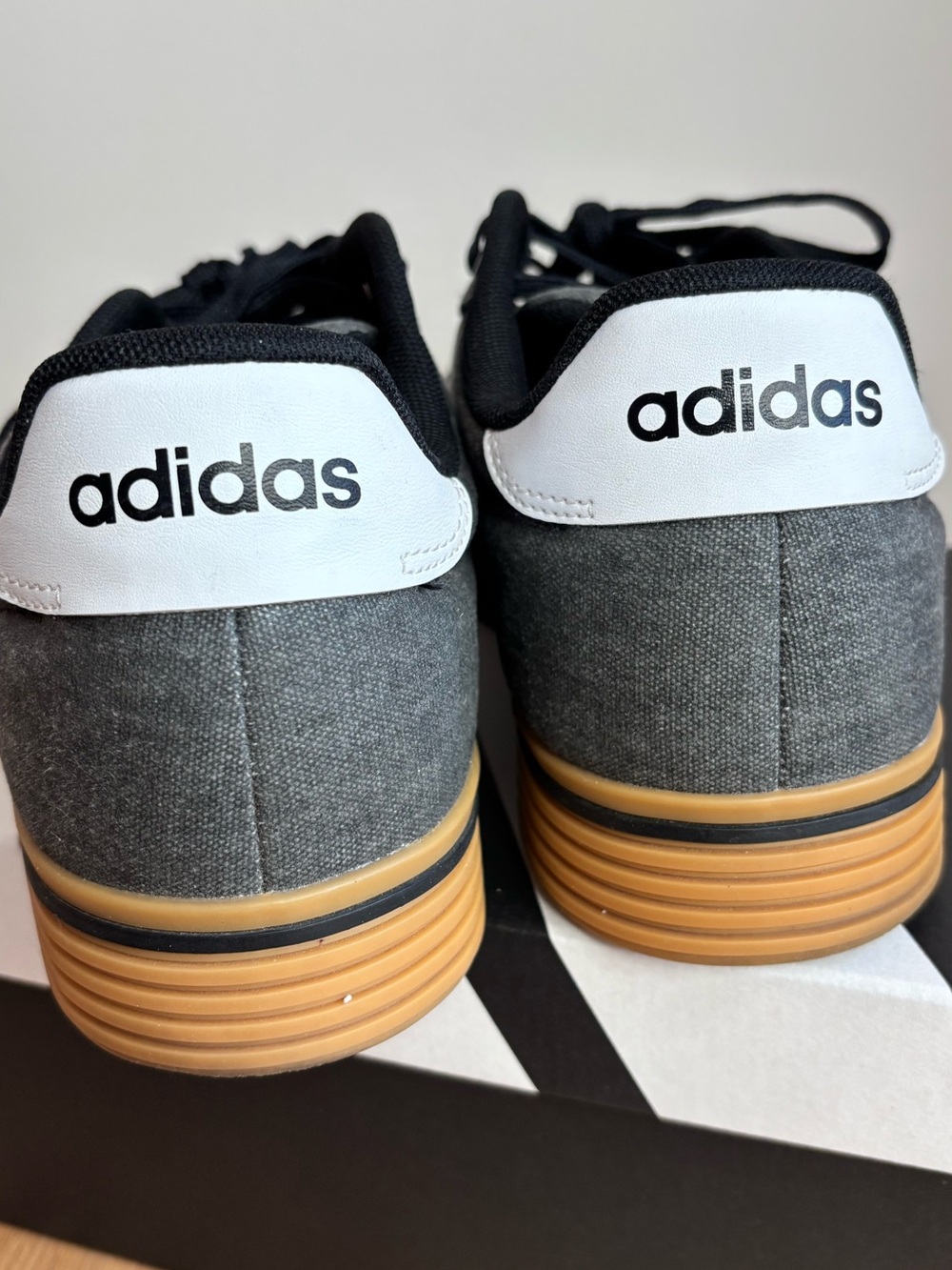 Adidas Daily 4.0 Shoes Core Black Cloud White Canvas Sneakers Shoes Men Size 9 - Picture 2 of 8